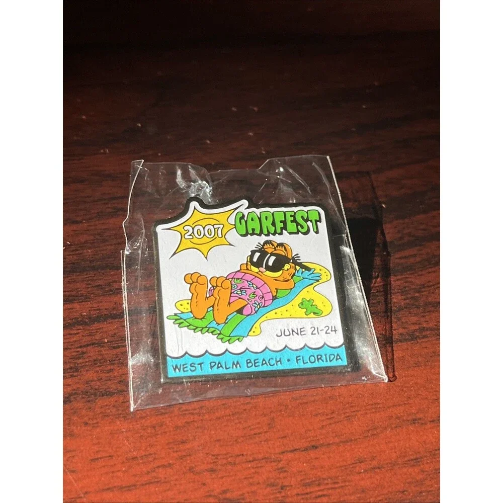 Garfield Garfest 2007 West Palm Beach Florida Odie Comic Strip Lapel Hat Pin
